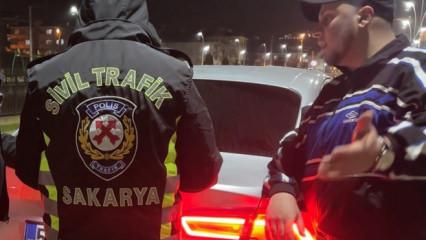 Ceza aracını yaktı: Ehliyetsiz yakalanan s&uuml;r&uuml;c&uuml;: Benim aracım o kadar etmiyor