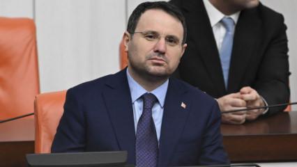 Bakan Akın G&uuml;rlek'ten son dakika sosyal medya a&ccedil;ıklaması