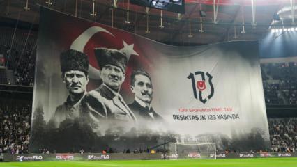 Beşiktaş'tan 123. yıla &ouml;zel pankart: Milli tarihimize bir vefa
