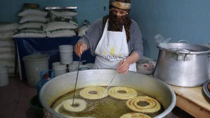 Eşine destek olup 15 metrekarelik d&uuml;kkanda kadınların g&uuml;c&uuml;n&uuml; g&ouml;steriyor