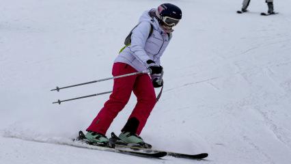 Paland&ouml;ken&rsquo;de kayak keyfi kar yağışı ile ta&ccedil;landı