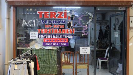 Pazarlık yapan m&uuml;şterilerden bıktı, d&uuml;kkanının camına yazı astı: G&ouml;renler şaşıp kalıyor!