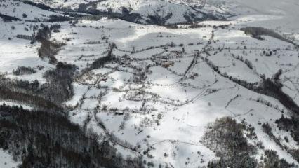 Samsun&rsquo;da Kızlan Yaylası karla kaplandı: Beyaz manzara dronla g&ouml;r&uuml;nt&uuml;lendi