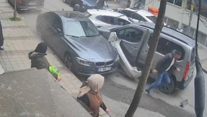 Trafikte &lsquo;yol verme&rsquo; tartışması: Hafif ticari ara&ccedil; otomobile &ccedil;arptı