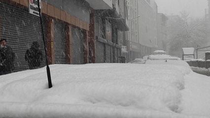 Van'da kar nedeniyle 216 yerleşim yerinin yolu ulaşıma kapandı