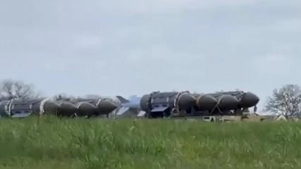 Amerikan B-1 bombardıman u&ccedil;aklarına devasa m&uuml;himmatlar y&uuml;klenirken g&ouml;r&uuml;nt&uuml;lendi