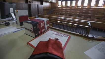  Atat&uuml;rk'e hakaret ettiği ileri s&uuml;ren &ouml;ğretmen g&ouml;zaltında