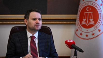 Bakan G&uuml;rlek a&ccedil;ıkladı! Hakimlere 10 yıl şartı