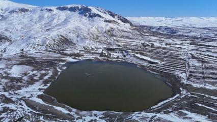 Bir d&ouml;nem tamamen kuruyan g&ouml;l yeniden su tuttu