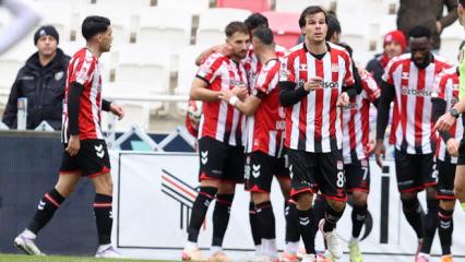 Efsane takımdan evinde kritik galibiyet! S&uuml;per Lig i&ccedil;in play-off potasına tutundu