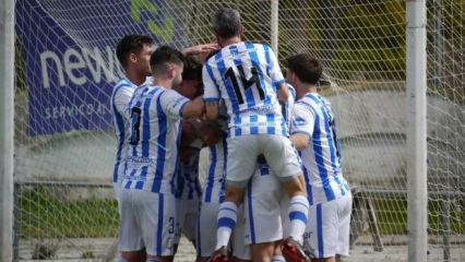 Fenerbah&ccedil;e'nin eski golc&uuml;s&uuml; 45 yaşında atmaya devam ediyor