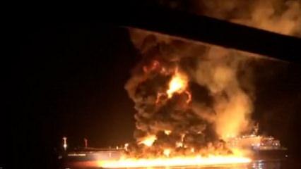 İran k&ouml;rfezde ABD gemisini vurduğu anları paylaştı