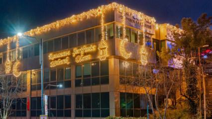 İstanbul'da bu yıl okulların sadece i&ccedil;i değil, dışı da Ramazan'la aydınlandı