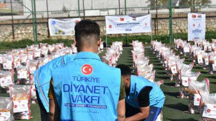 Kerk&uuml;k'te bin aileye uzanan yardım eli: TDV sahaya indi