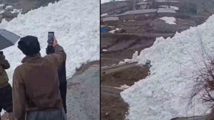 Korku dolu anlar! &Ccedil;ığ evleri teğet ge&ccedil;ti: K&ouml;yl&uuml;ler o anları kaydetti