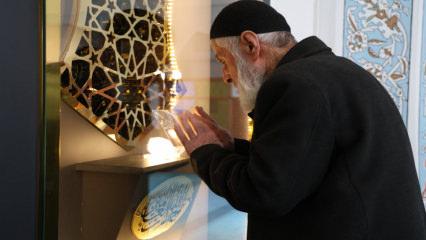 Sakal-ı Şerif&rsquo;in her g&uuml;n ziyarete a&ccedil;ık olduğu camiye yoğun ilgi