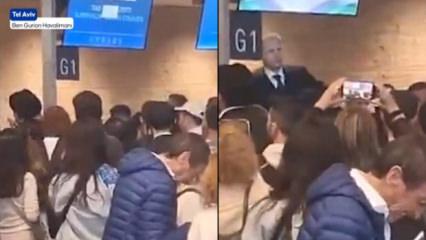 &Uuml;lkeden ayrılmak isteyen İsrailliler havaalanında kargaşa &ccedil;ıkardı