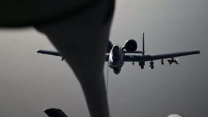 ABD'ye ait savaş u&ccedil;ağı havada yakıt ikmali yaptı: O anları paylaştılar!