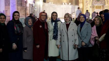 AK Parti Kadın Kolları'nın 300 bini aşkın hatminin duası Ayasofya'da yapıldı