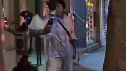 &Ccedil;in&rsquo;de yaşlı kadını taciz eden robota polis m&uuml;dahale etti! 