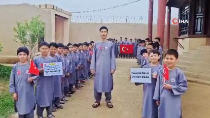 Devlet Bah&ccedil;eli, Afganistan'daki T&uuml;rkmen &ccedil;ocuklara bayramlık g&ouml;nderdi.