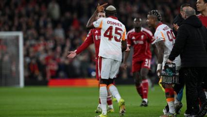 Galatasaray'a b&uuml;y&uuml;k şok! Osimhen dev ma&ccedil;a devam edemedi