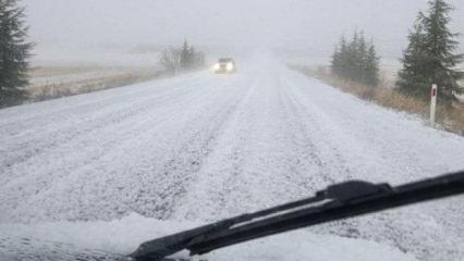 Haymana-Polatlı yolu beyaza b&uuml;r&uuml;nd&uuml;