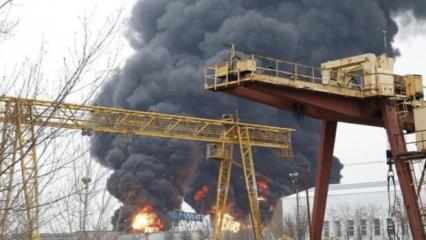 Irak ve BAE'de petrol sahalarına saldırı! 