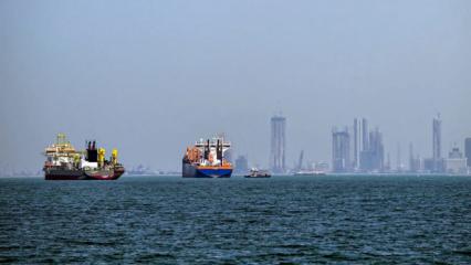 İran'dan son dakika H&uuml;rm&uuml;z Boğazı kararı! O &uuml;lkelere ge&ccedil;iş izni verildi