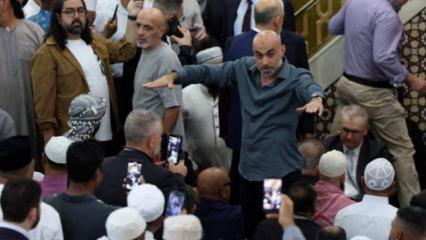 İsrail destek&ccedil;isi Başbakan'a cemaat şoku: Camiden apar topar kovuldu! 