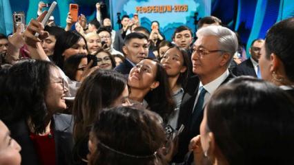 Kazakistan yeni anayasaya "evet" dedi