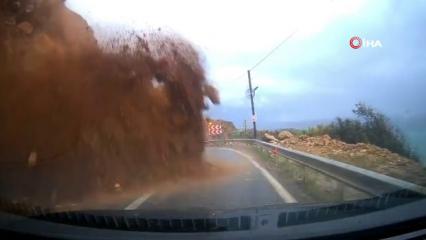 Mersin-Antalya yolundaki heyelan anı ara&ccedil; kamerasına yansıdı
