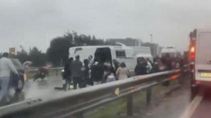 B&uuml;y&uuml;k&ccedil;ekmece D-100 Karayolu'nda midib&uuml;s devrildi; 1 &ouml;l&uuml; 9 yaralı