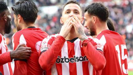 Rey Manaj'dan k&ouml;t&uuml; haber! Sivasspor duyurdu