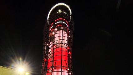 Sabiha G&ouml;k&ccedil;en&rsquo;de &Ccedil;anakkale ruhu g&ouml;ky&uuml;z&uuml;ne yansıdı: ATC, T&uuml;rk Bayrağı renklerine b&uuml;r&uuml;nd&uuml;