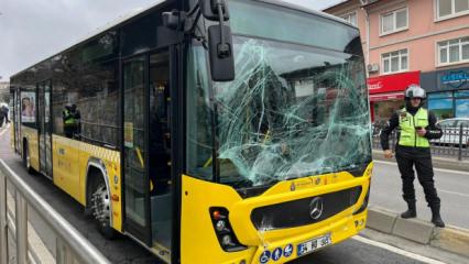 &Uuml;sk&uuml;dar'da iki İETT otob&uuml;s&uuml; &ccedil;arpıştı