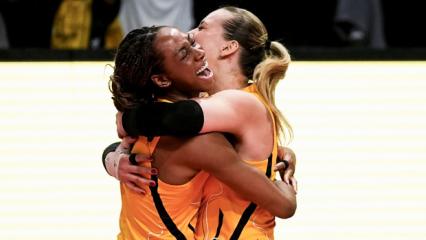 VakıfBank Şampiyonlar Ligi'nde D&ouml;rtl&uuml; Final'e y&uuml;kseldi