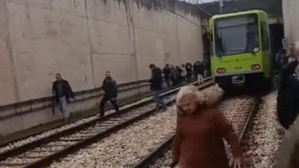  Bursa'da metro seferleri durdu