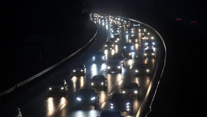 Bayram tatili sona eriyor! Yollarda d&ouml;n&uuml;ş trafiği başladı