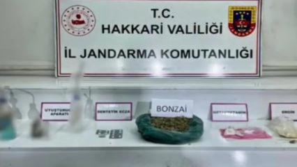 Y&uuml;ksekova&rsquo;da jandarmadan zehir evine baskın: 6 ş&uuml;pheli tutuklandı