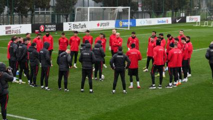 A Milli Takım, yağmur altında &ccedil;alıştı