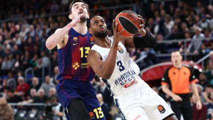 Anadolu Efes, Bar&ccedil;a deplasmanında mağlup