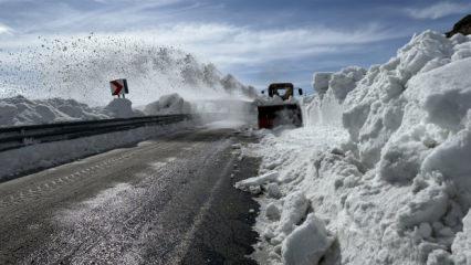 4 aydır kapalıydı! 2 kenti birbirine bağlayan karla kaplı yol a&ccedil;ılıyor