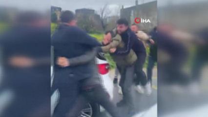 Direksiyon sınavını ge&ccedil;emeyen s&uuml;r&uuml;c&uuml;, babasıyla birlikte eğitmene saldırdı