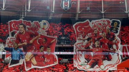 Dolmabah&ccedil;e'de g&ouml;rsel ş&ouml;len! 'Ge&ccedil;mişten geleceğe hedef D&uuml;nya Kupası'