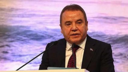 İBB'ye y&ouml;nelik 'yolsuzluk' soruşturması: Muhittin B&ouml;cek'in 2 şof&ouml;r&uuml; tutuklandı