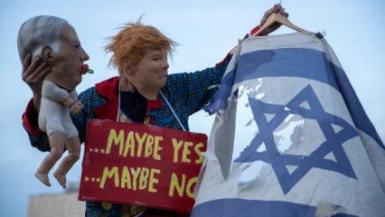 İsrail'de "Netanyahu ve Trump" &ouml;fkesi b&uuml;y&uuml;yor: Halk, savaşa karşı sokağa d&ouml;k&uuml;ld&uuml;