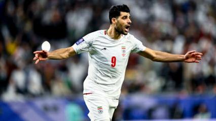 İsrailli futbolcuyla formaları değişti! İranlı d&uuml;nya yıldızına tepki yağdı