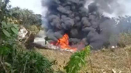 Kolombiya ordusu mensuplarını taşıyan u&ccedil;ak kaza yaptı: 100'den fazla asker...