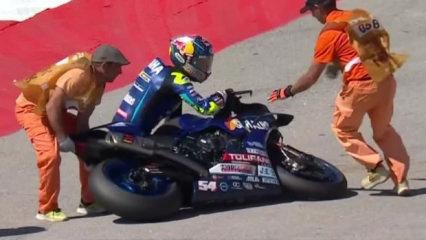 Kaza yapan milli motosiklet&ccedil;i yarışı tamamlayamadı